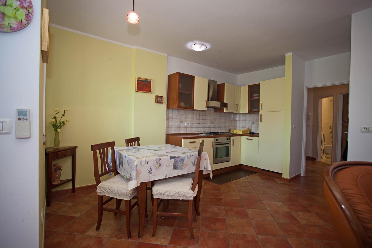 Apartment Pia Rovigno Esterno foto