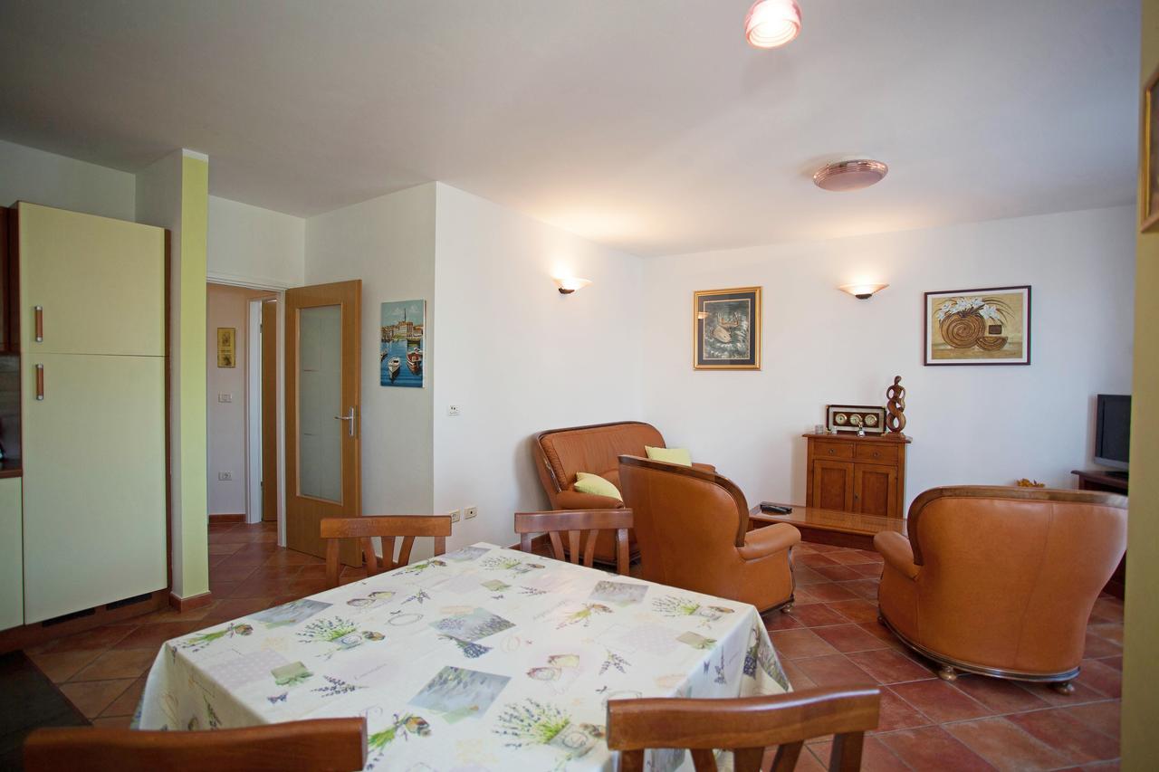 Apartment Pia Rovigno Esterno foto