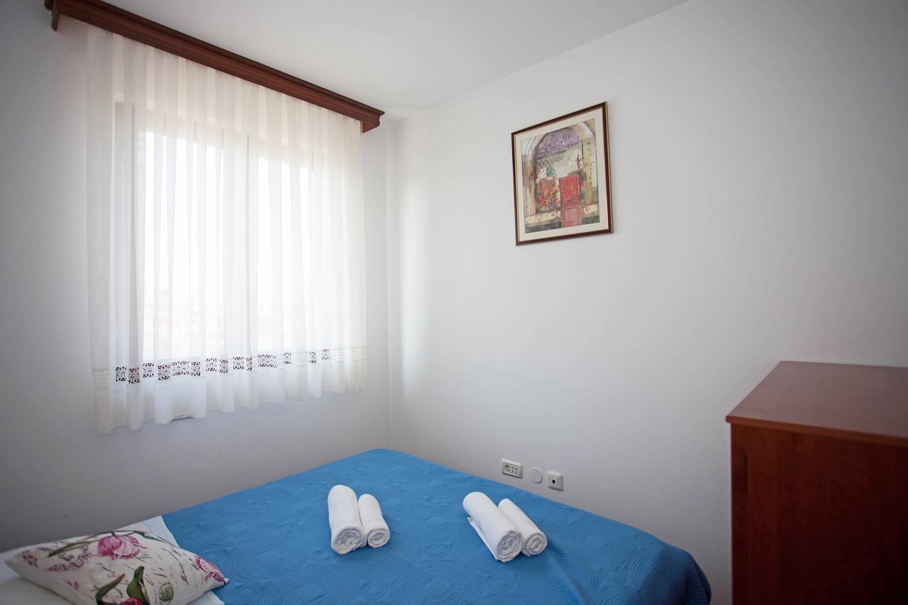 Apartment Pia Rovigno Esterno foto