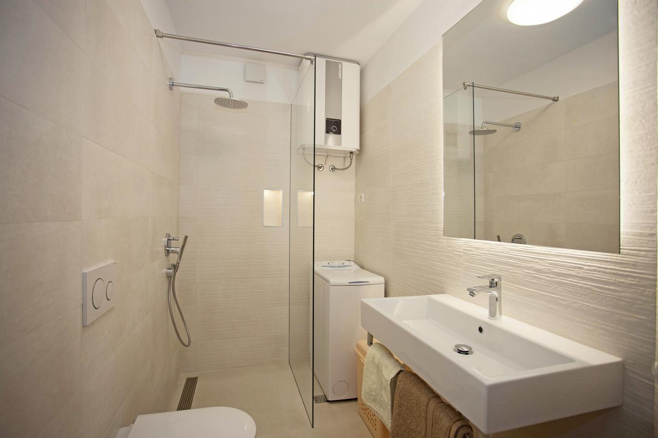 Apartment Pia Rovigno Esterno foto